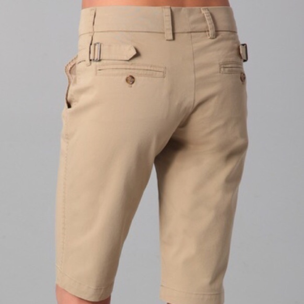 VINCE SIDE BUCKLE KHAKI BERMUDA SHORTS